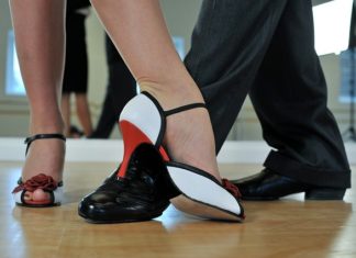 Tango argentino – dlaczego warto zdecydować się na kurs tańca argentyńskiego ze swoim partnerem?