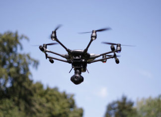 Jak poprawnie filmować dronem?