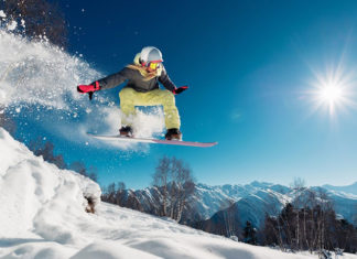 Co powinno znaleźć się w wyposażeniu fanów snowboardu?